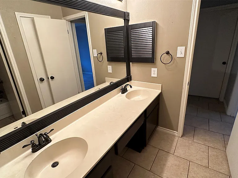 8607 Knoll Forest Dr — Photo 9