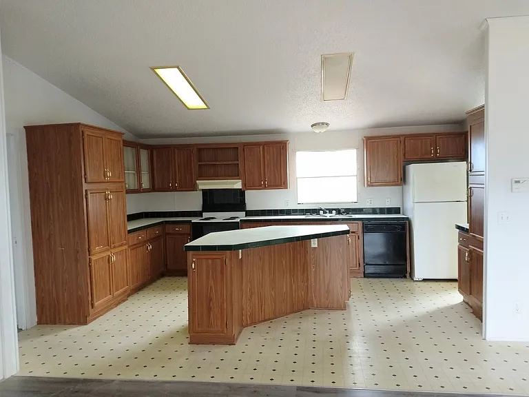 239 Castlebury Ln — Photo 5