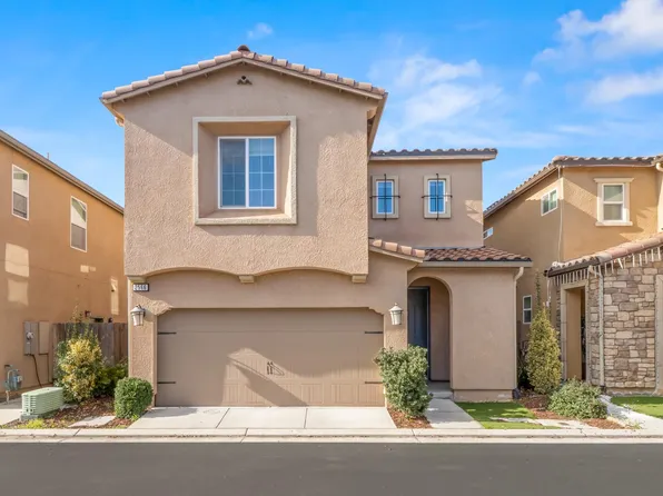 2566 Mustang Dr, Clovis, CA 93612