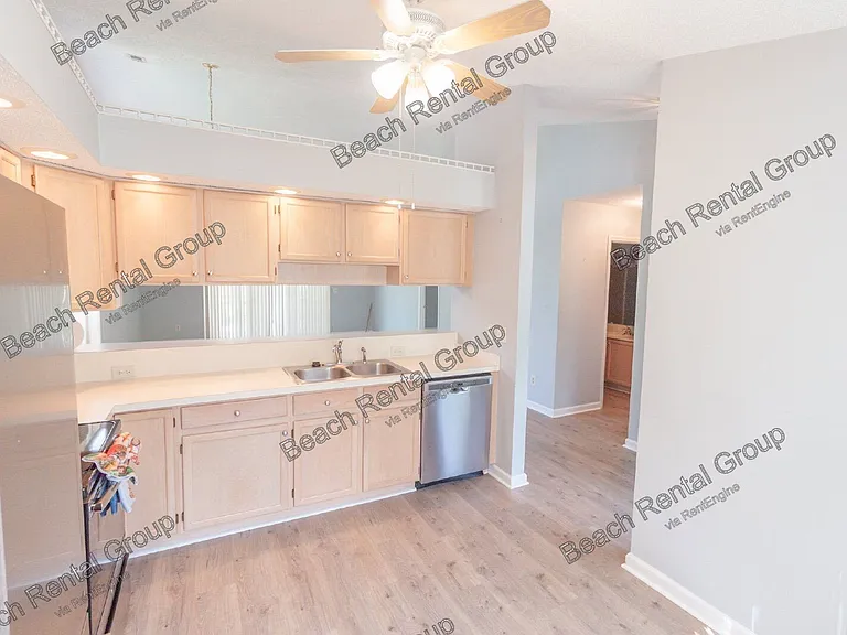 6661 Wisteria Dr — Photo 6