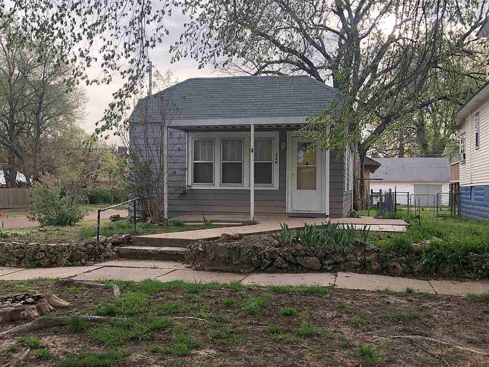 1st image of 226 N 2nd St