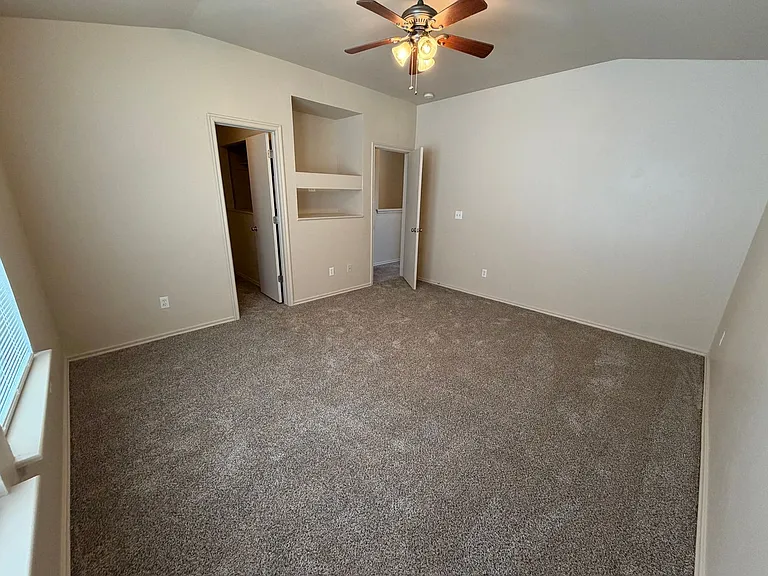 200 Chalmette Dr — Photo 25
