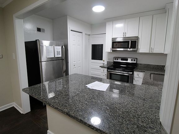 5th image of 5115 Rosewood Dr