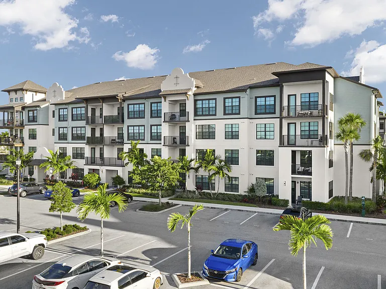 Indigo Stuart Apartments — Photo 32