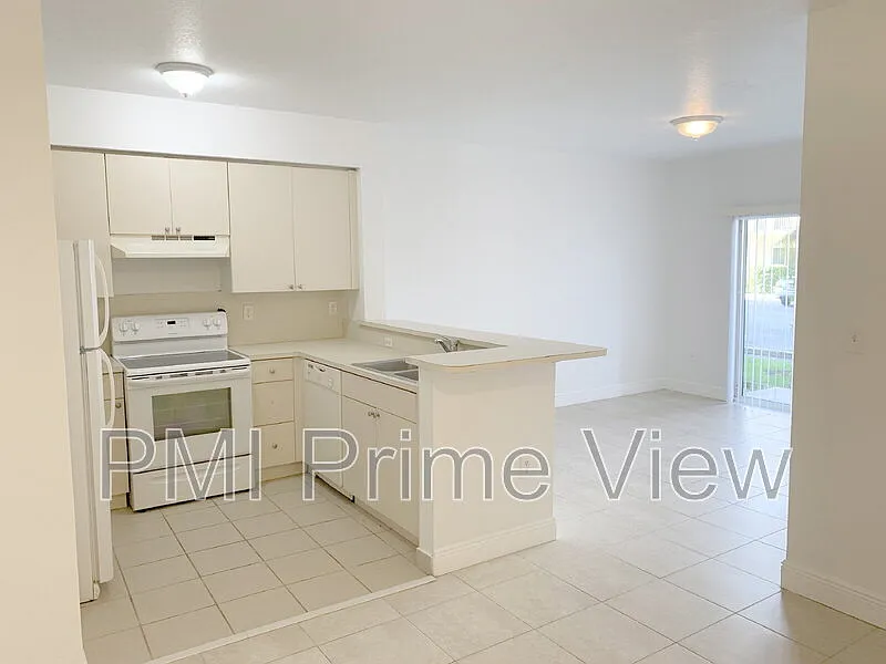 2 bed, 2.0 bath, 809 sqft, $1,800 — Photo 3