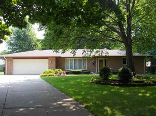 1118 Edgewood Cir, Rockford, IL 61108