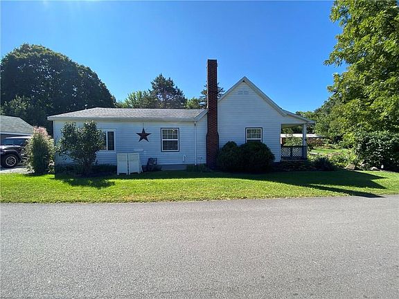 4th image of 200 Hollovy St