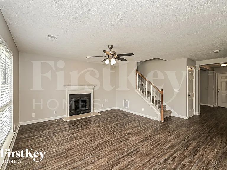 6005 Monroe Xing — Photo 2