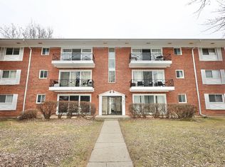10111 Old Orchard Ct Unit 101, Skokie, IL 60076