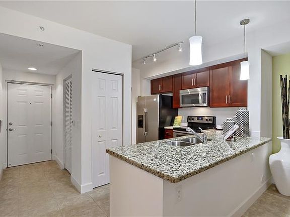 2nd image of 5801 Toscana Dr #526
