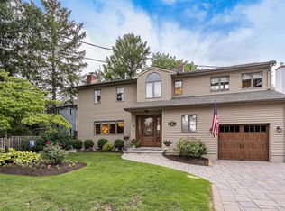 10 River Bend Dr, Toms River, NJ 08753