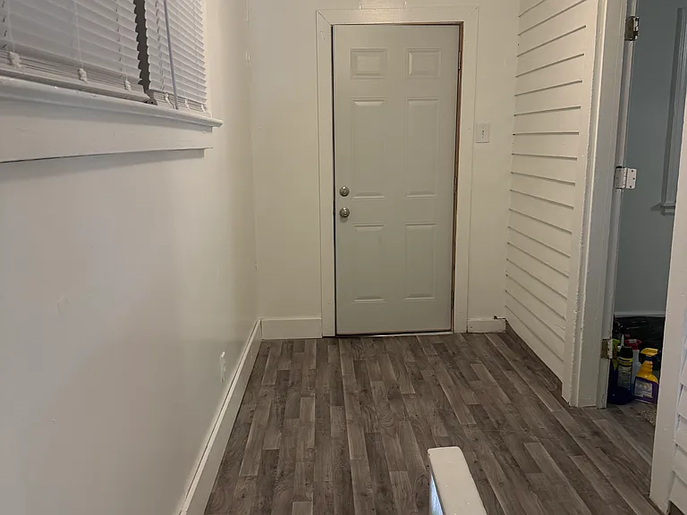 429 Strong Ave — Photo 11