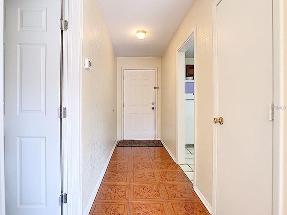 3rd image of 3100 Port Royal Dr