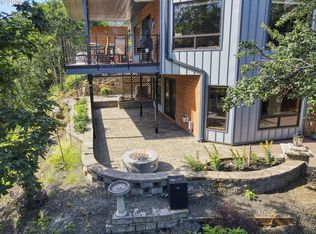515 E 4th St #3, Hood River, OR 97031
