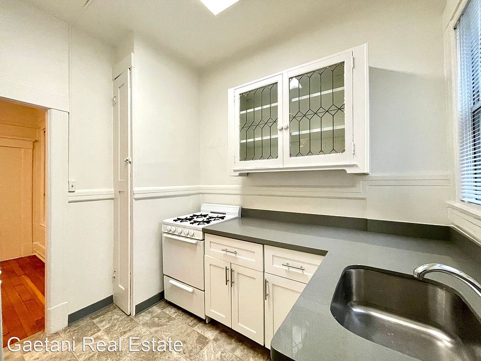 1st image of 1031 Leavenworth St #4