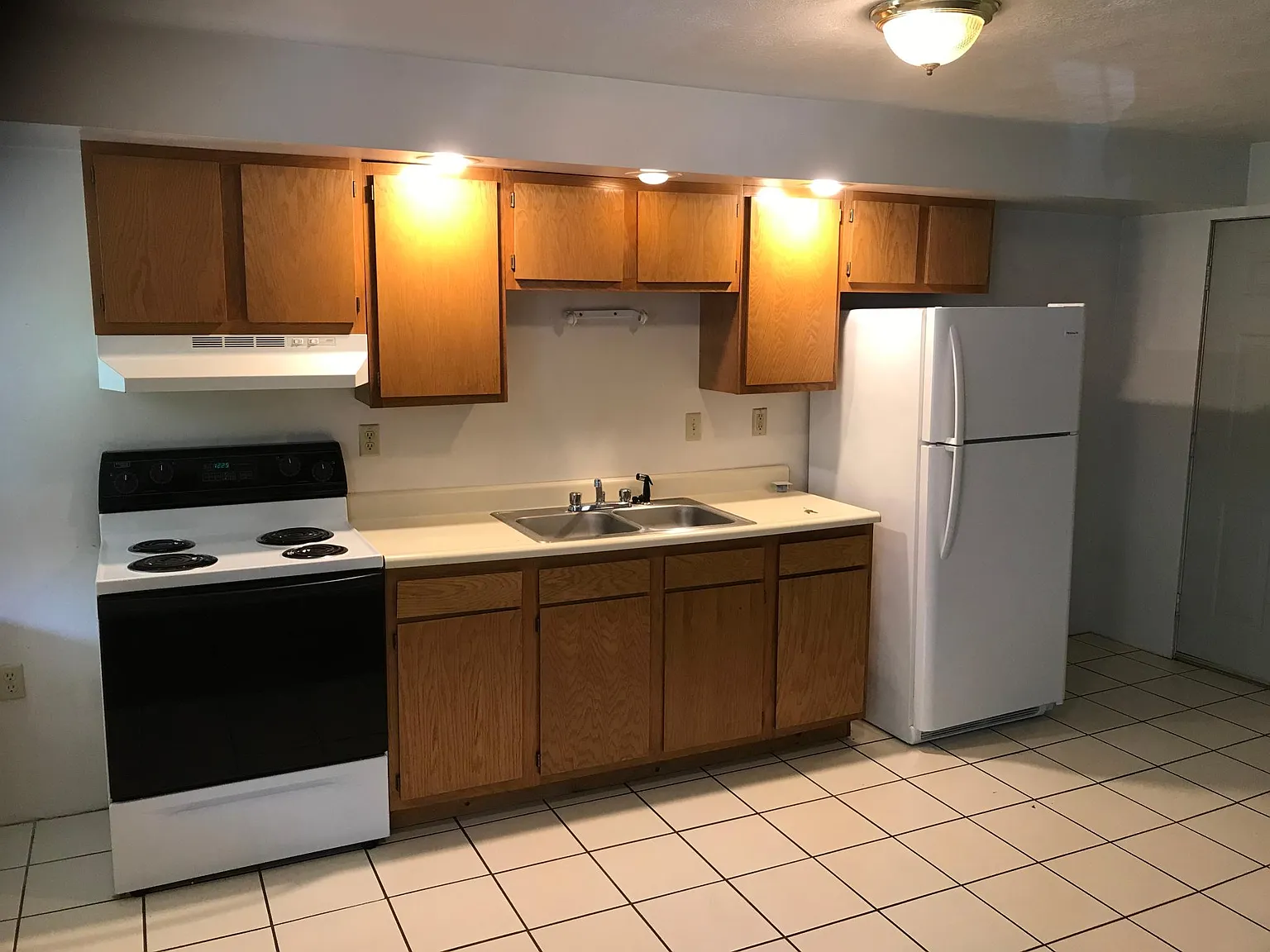 1 bed, 900 sqft, $925 — Photo 3