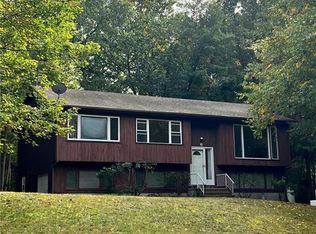 6 Webster Rd, East Lyme, CT 06333