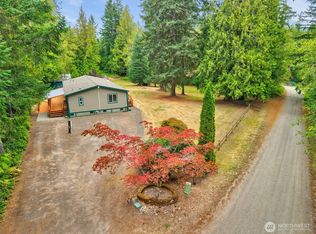905 Griffiths Ln W, Seabeck, WA 98380