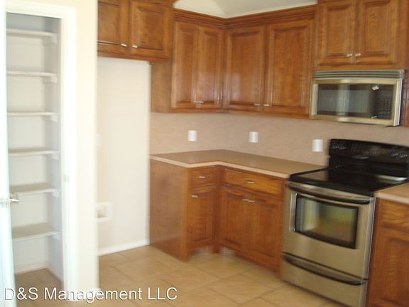 4th image of 921 Patco Spur Ave