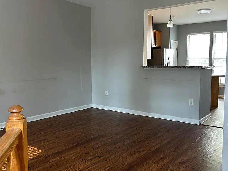 9602 Woodview Dr — Photo 3