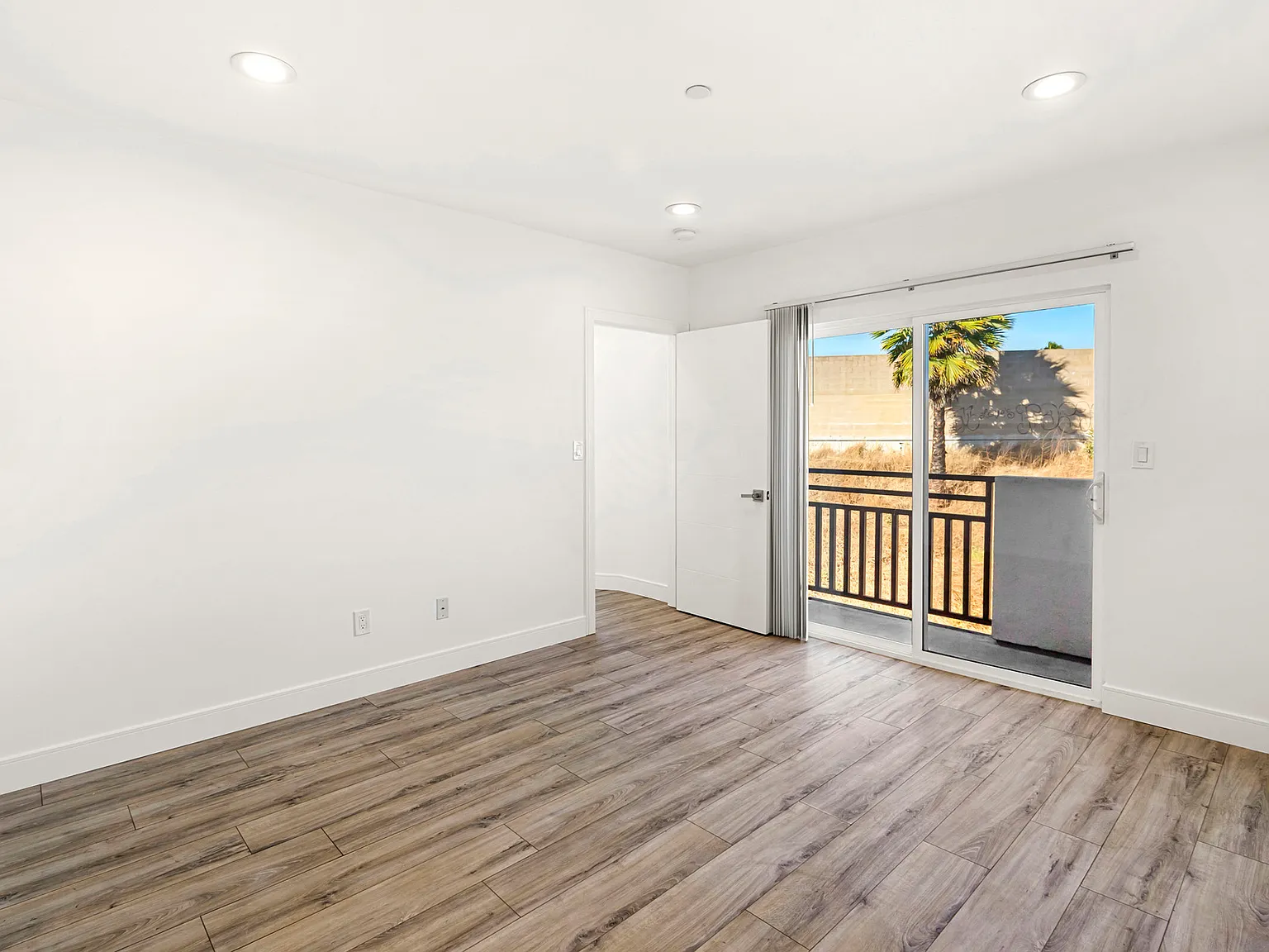 4 bed, 1783 sqft, $4,295 — Photo 3