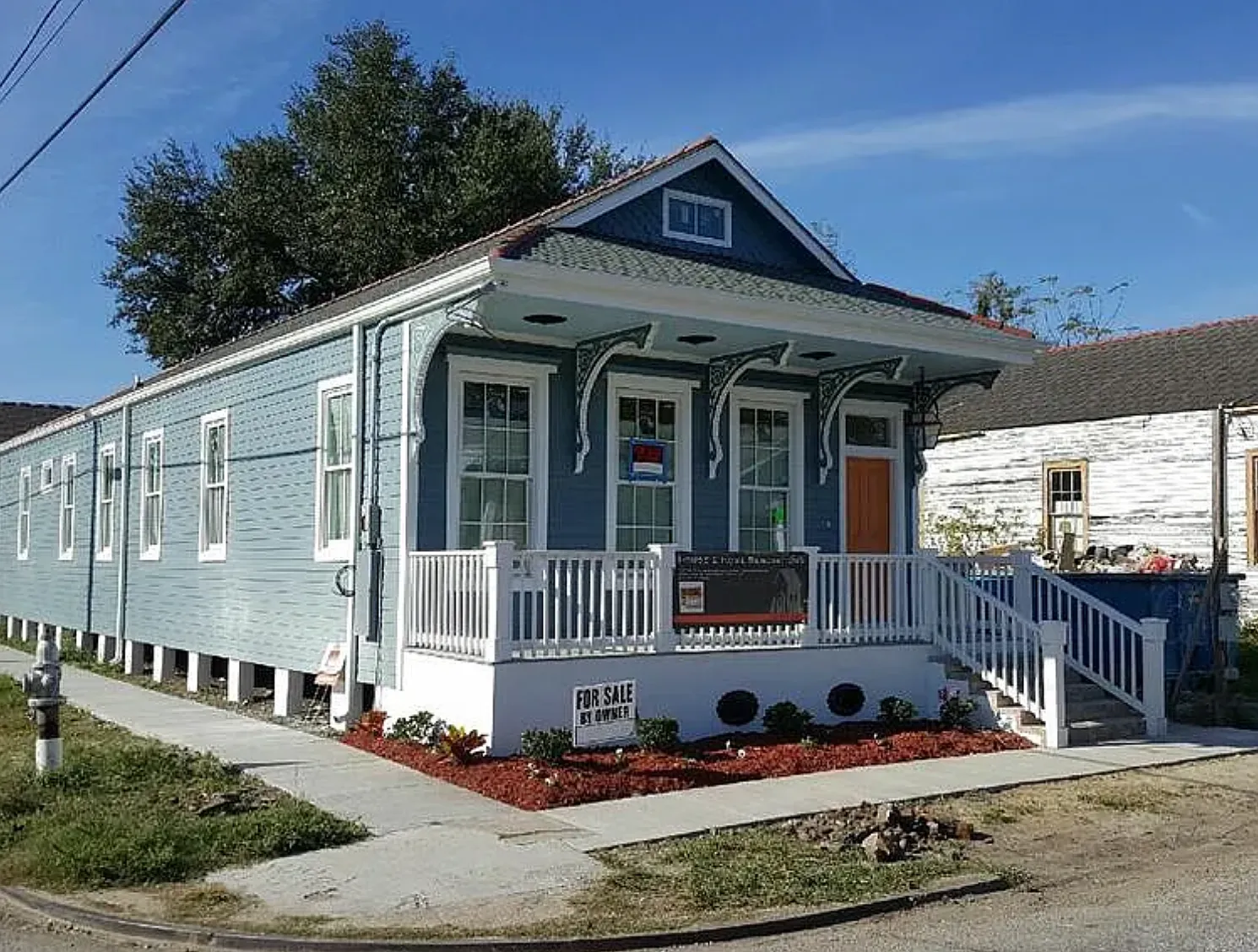 1200 Louisa St — Photo 1