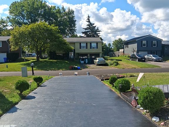 2nd image of 20 Barringer Dr