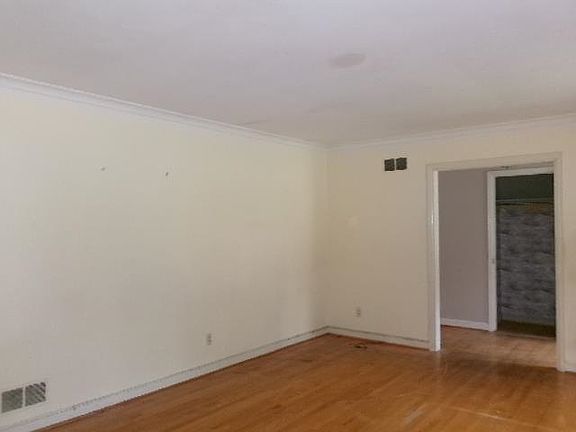 4th image of 110 Kerry Ln