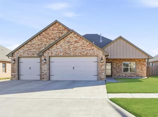 2112 Longhorn Trl, Altus, OK 73521