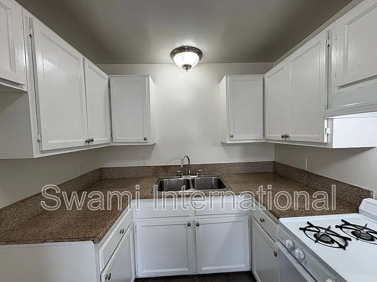 3615 W 104th St #15 — Photo 15