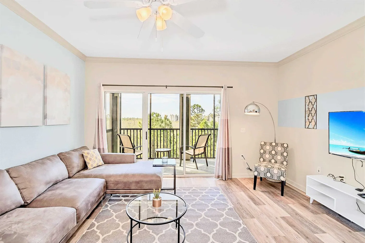 3 bed, 2.0 bath, 1280 sqft, $3,035 — Photo 3