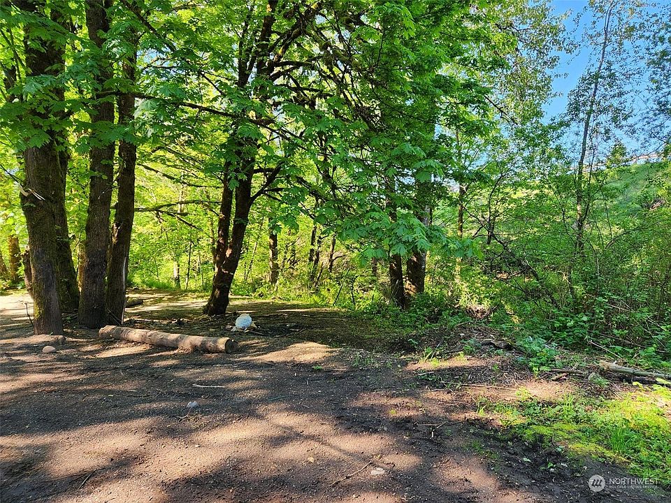 2nd image of 1123 W Deegan Road E