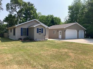 903 W Deer St, Gladwin, MI 48624