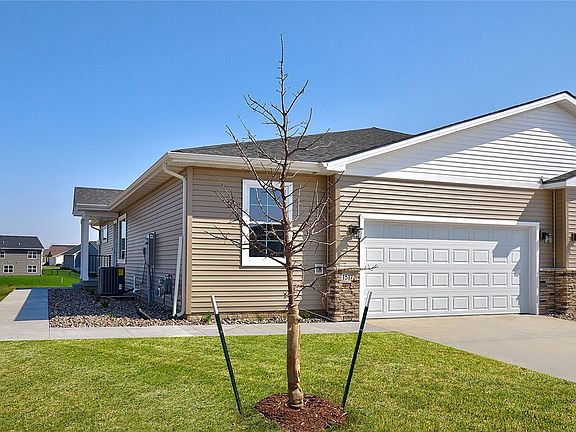 2nd image of 1517 Primrose Dr SE