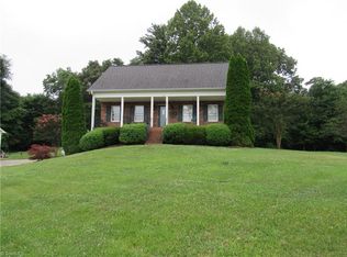 542 E King St, King, NC 27021