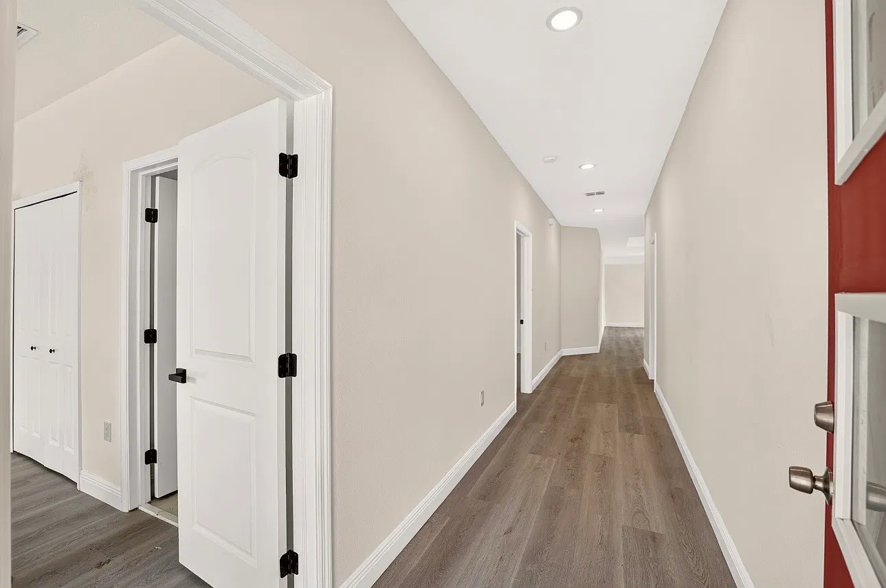 3 bed, 2.5 bath, 1777 sqft, $2,500 — Photo 3