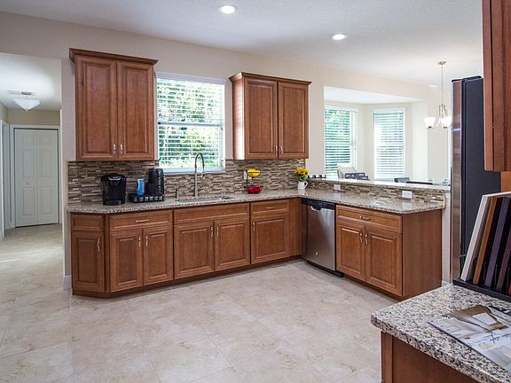 Capri IV Model Center - Kitchen