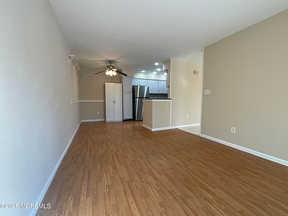 5th image of 1121 Roseberry Ct