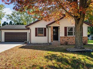 112 Grayson Ct, Manchester, IA 52057