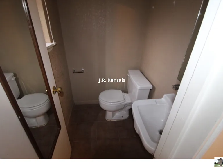 703 Traci Dr — Photo 28