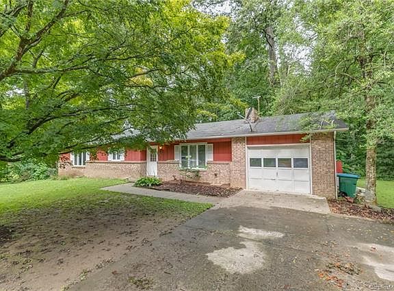 3rd image of 912 Ashley Ln