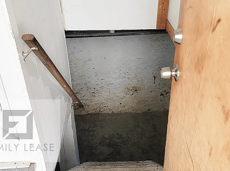 542 7th Ave S — Photo 37