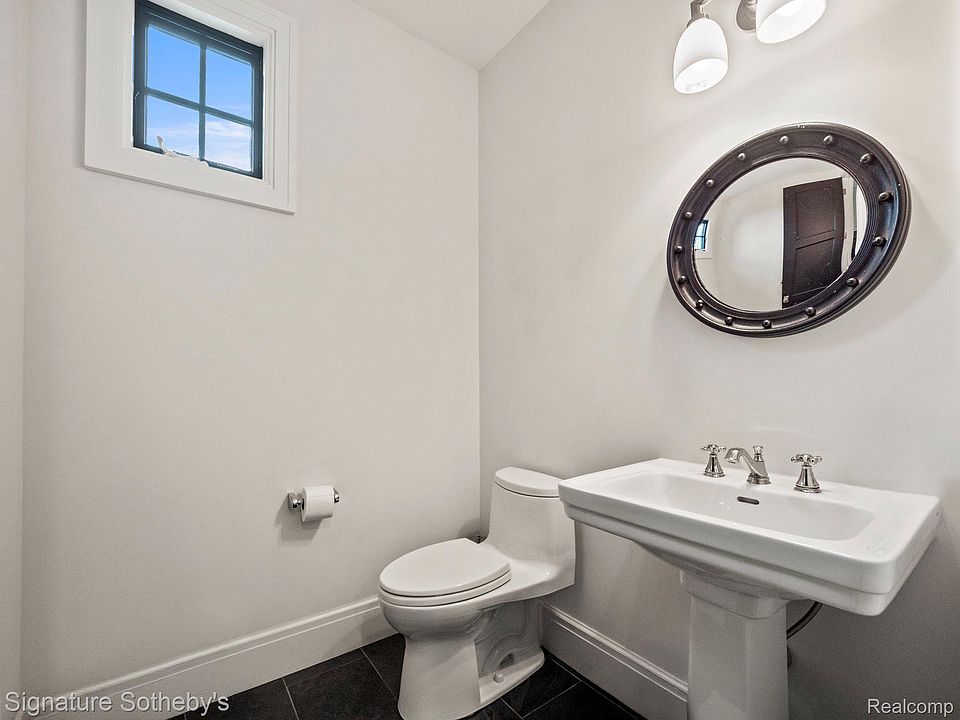 908 Oakland Ave, photo 22