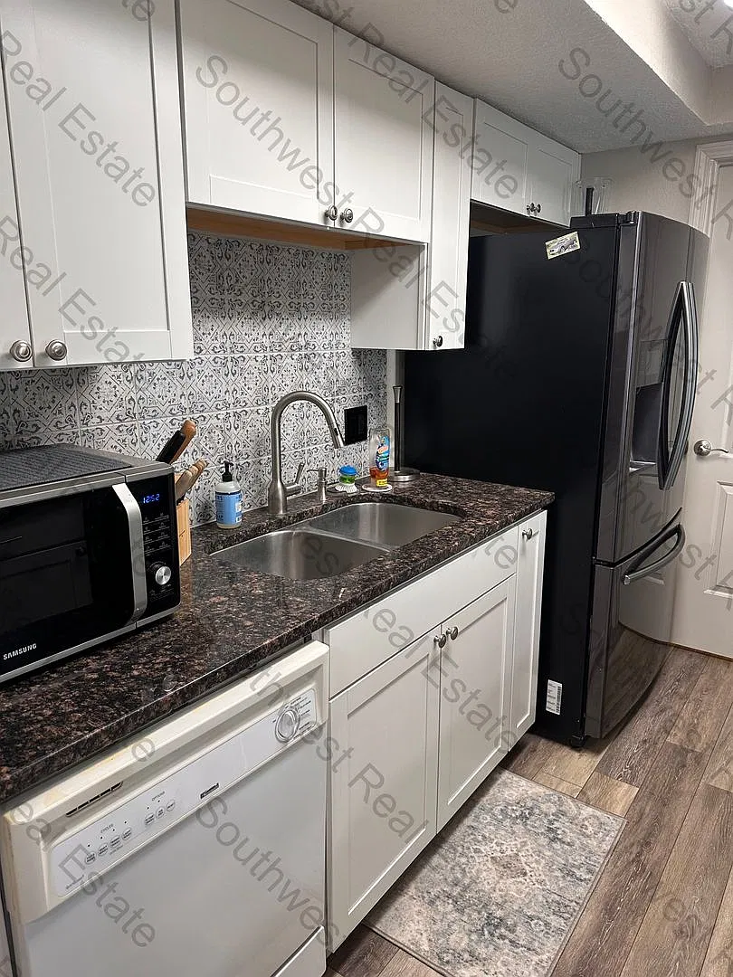Spacious 2 story condo. — Photo 4