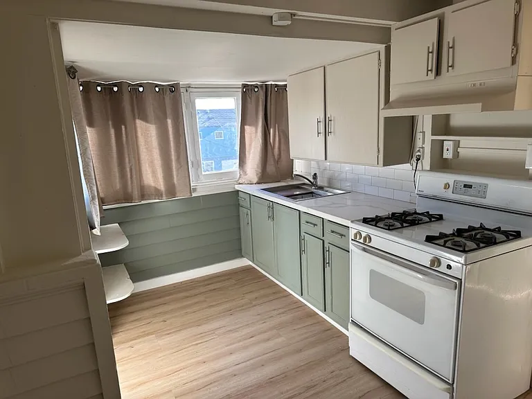 392 E Alvarado St #D — Photo 3