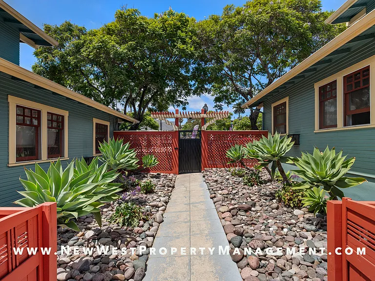 2417 Market St — Photo 2