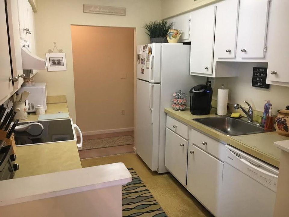 2nd image of 22 Beals Cove Rd APT B