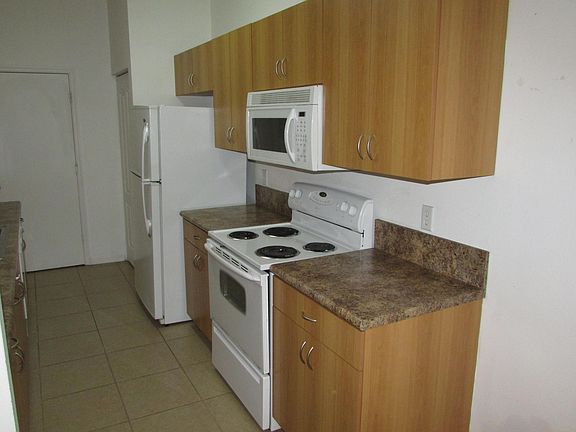 5th image of 1210 Seminole Palms Dr