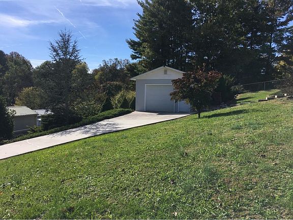 4th image of 1901 Indian Ridge Rd