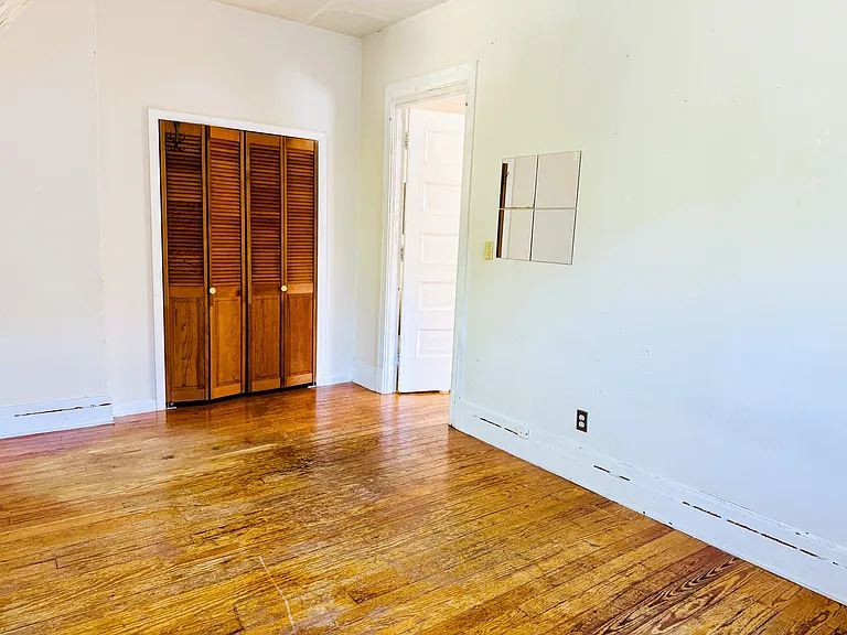 469 Whitney Ave #8-3 — Photo 8